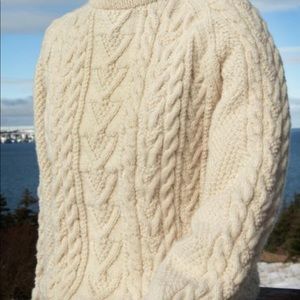 Yarn Point Crafts, Hand crafted Canadian Wool. LG/XL APPROX.